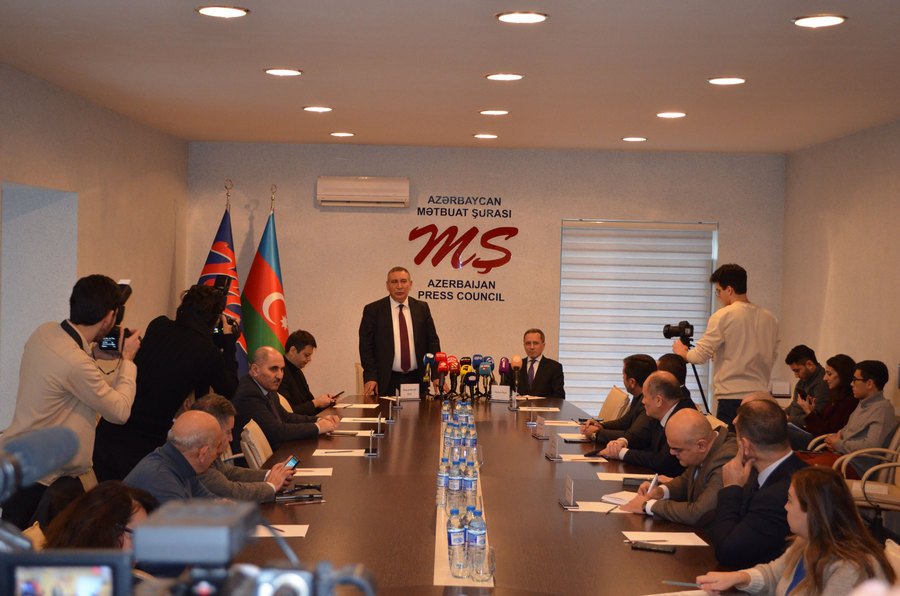 Mətbuat Şurasında Əhməd Obalı ilə görüş keçirilib