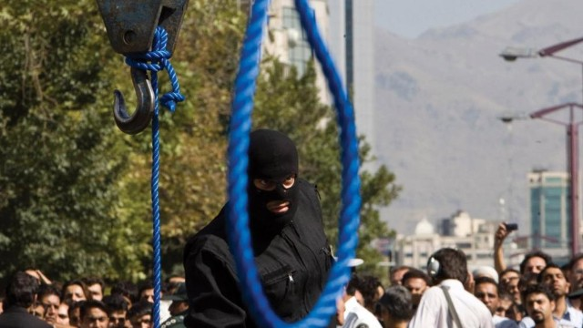 İranda edamlar başladı - Cəzalandırılan nümayişçilərdən biri edam edildi