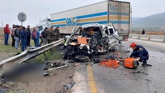 Bakı-Quba yolunda dəhşətli qəza: 6 nəfər öldü