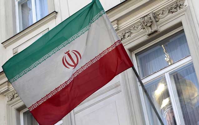 İranlı diplomatlar sənədləri götürüb qaçdılar - Video