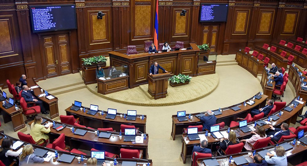 Ermənistan parlamentində “Laçın dəhlizi” ilə bağlı dinləmə boykot edildi