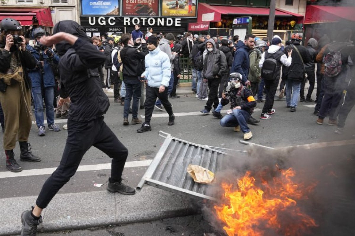 Fransada etiraz aksiyalarında 154 polis xəsarət alıb