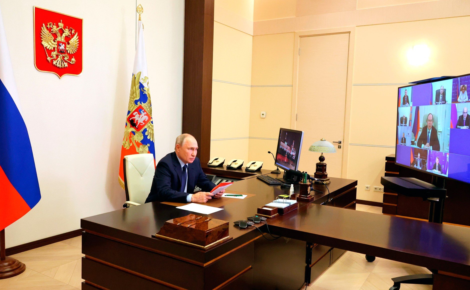Putin Təhlükəsizlik Şurasını topladı - Qonşu ölkələr müzakirə edildi