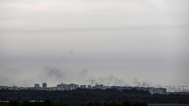 Livandan İsrailə 12 raket atıldı