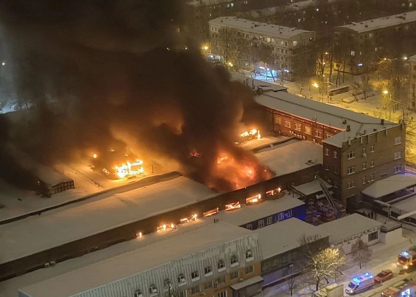 Moskvada avtomobil zavodu yandı