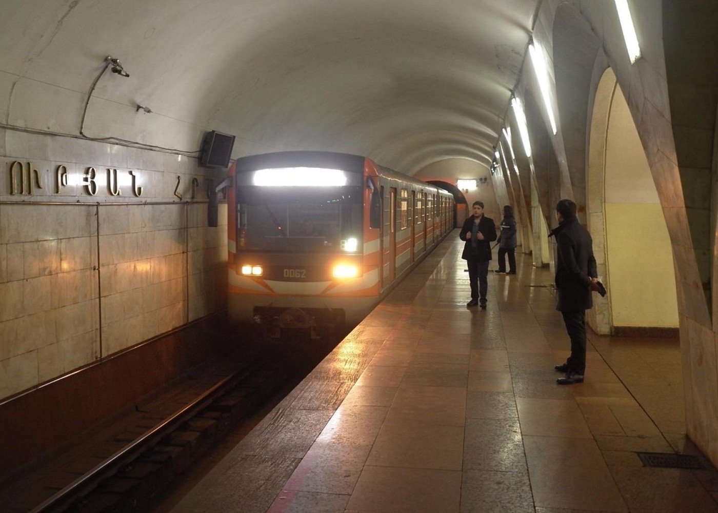 Bakı metrosunda FACİƏ: Qadın öldü