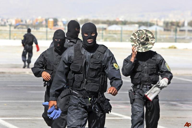 İranda polis bölməsinə hücum: ölənlər var