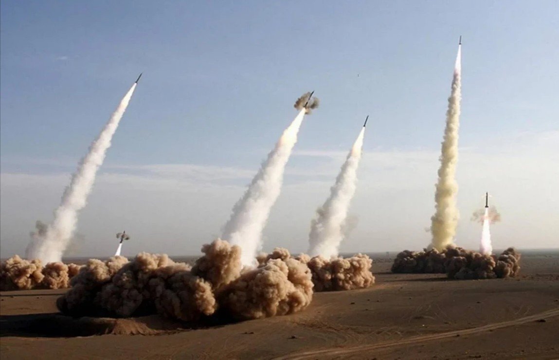 İran uzaqmənzilli ballistik raketi uğurla sınaqdan keçirib