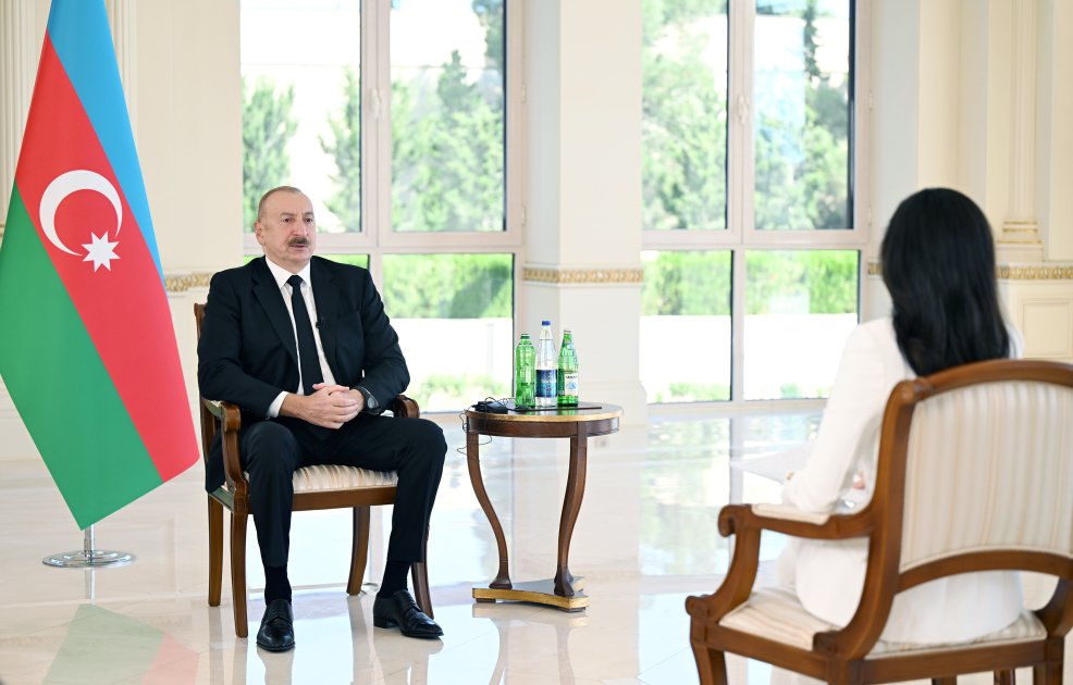 Məhz qalib Azərbaycan Ermənistanla sülh prosesinə başlamağı təklif edərək sülh sazişinin layihəsini təqdim edib