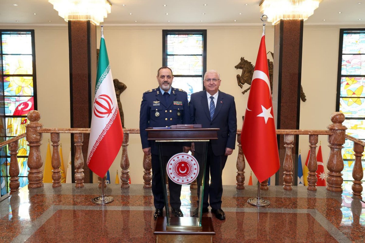 Türkiyə və İran müdafiə nazirləri görüşdü