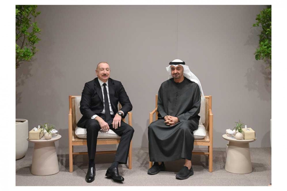 Prezident İlham Əliyev Əbu-Dabidə BƏƏ lideri ilə görüşüb